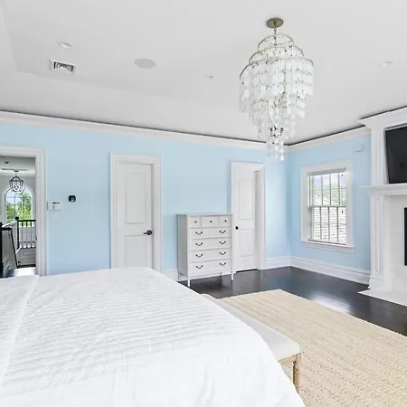 Colonial Hampton Charm Villa